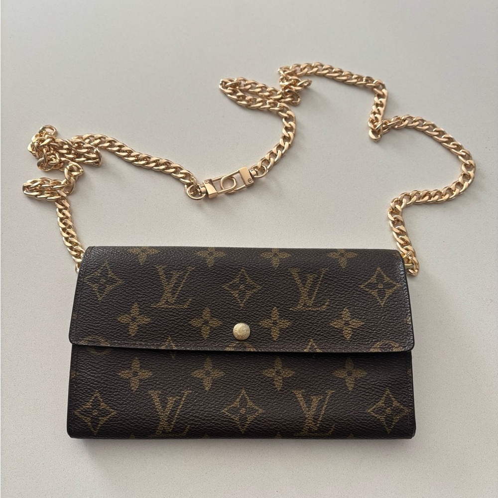 Louis Vuitton Brown Monogram Sarah Wallet - Picture 2 of 9
